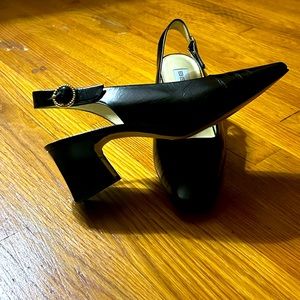 LIME NEW Leather sling back design.,